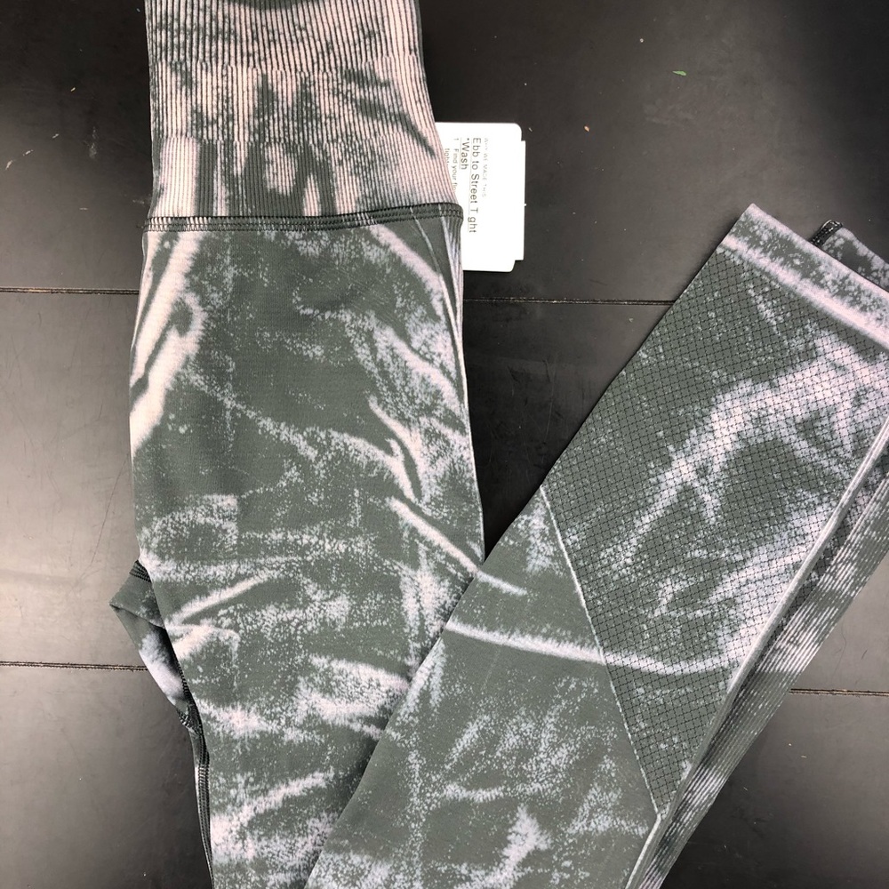 NWT lululemon ebb to street tight  leggings sz 2